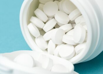 Utilícelo bien: La sobredosis de Acetaminofén puede causar daño al hígado